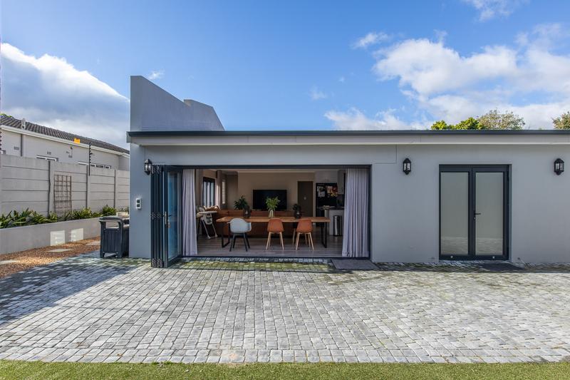To Let 3 Bedroom Property for Rent in Constantia Western Cape
